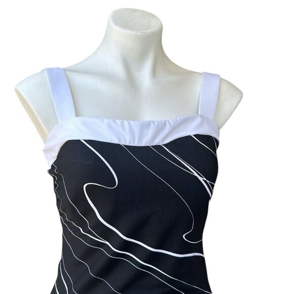 Miraclesuit Xtra Lift Black with White Geo Lines 1 Piece Slimming Swimsuit Sz 18 - Picture 4 of 9